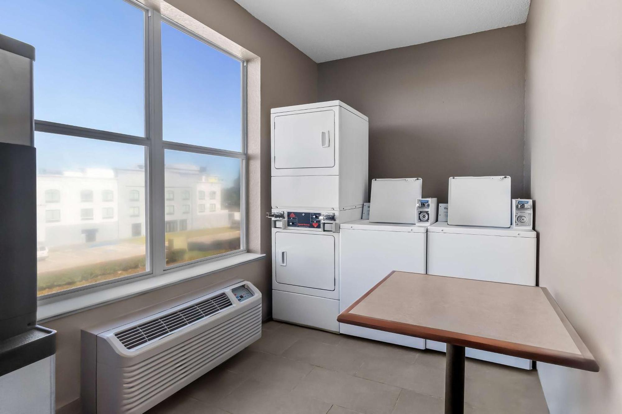 Sonesta Essential Iah Airport Jfk Boulevard - Newly Renovated ヒューストン エクステリア 写真